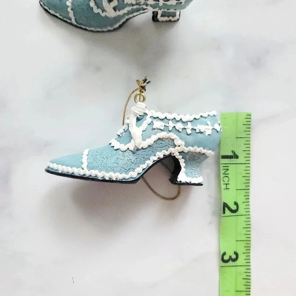 Porcelain Miniature Victorian Vintage Blue White Christmas Shoes Heels Ornaments - Picture 8 of 9